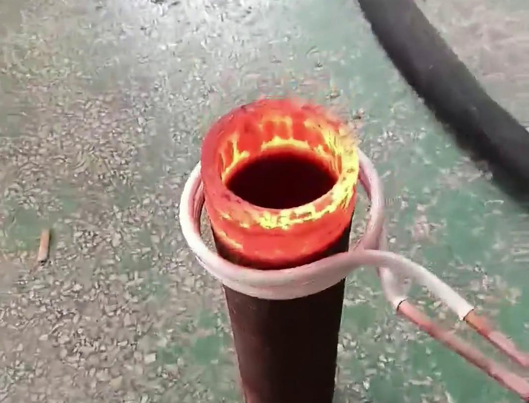 手持式高頻加熱機(jī)，輕便靈活，操作簡(jiǎn)便