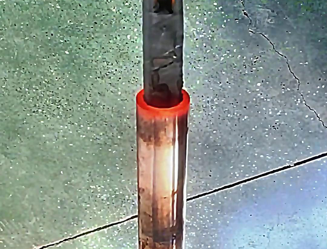 用高頻加熱機加熱內(nèi)孔，加熱時間可精確控制，溫度可實時監(jiān)控